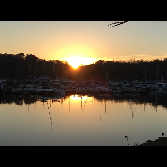 Meet your Posher, Jennifer - Picture 4 of 7